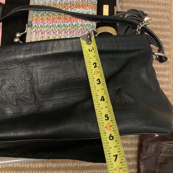 Woman’s black leather shoulder bag by Due Fratelli - Picture 9 of 10